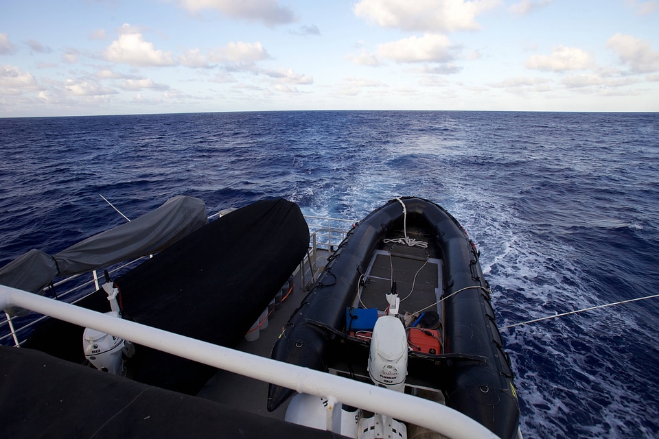 The stern view of the ship Searcher