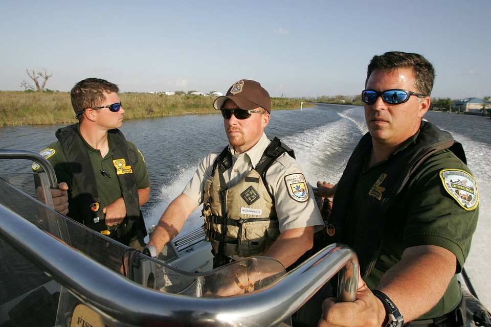 Bayou Sauvage Refuge officers working with Louisiana Wildlife officers-1