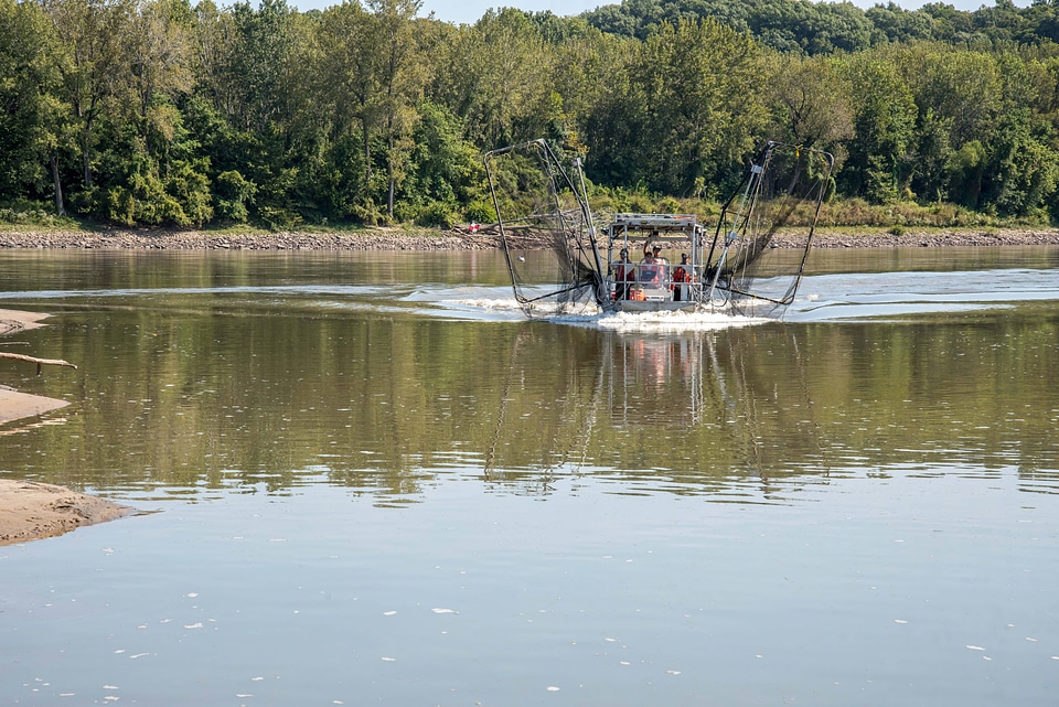 U.S. Fish and Wildlife Service boat, The Magna Carpa-2