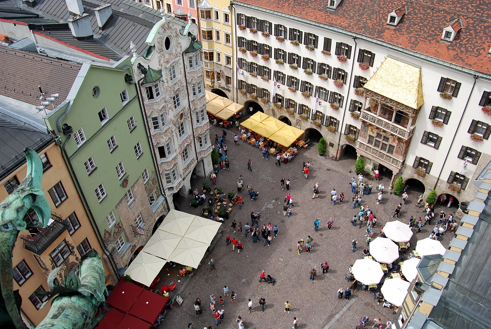 Piazza center austria