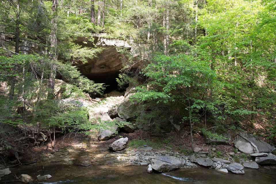 Cave opening at Carters Cave-2