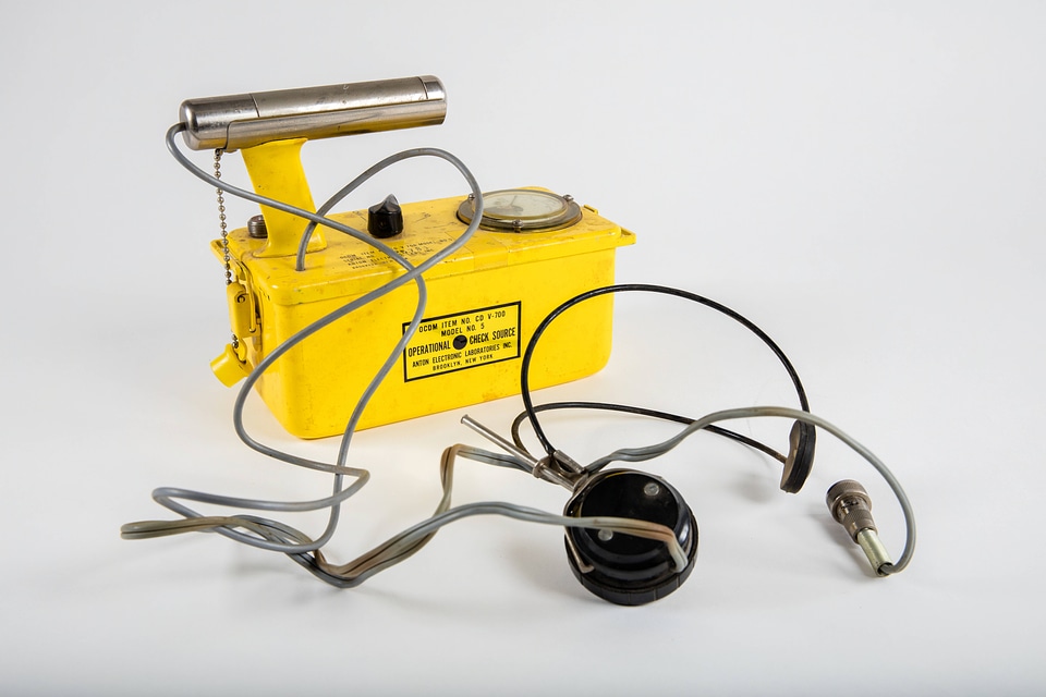 Vintage geiger counter-4