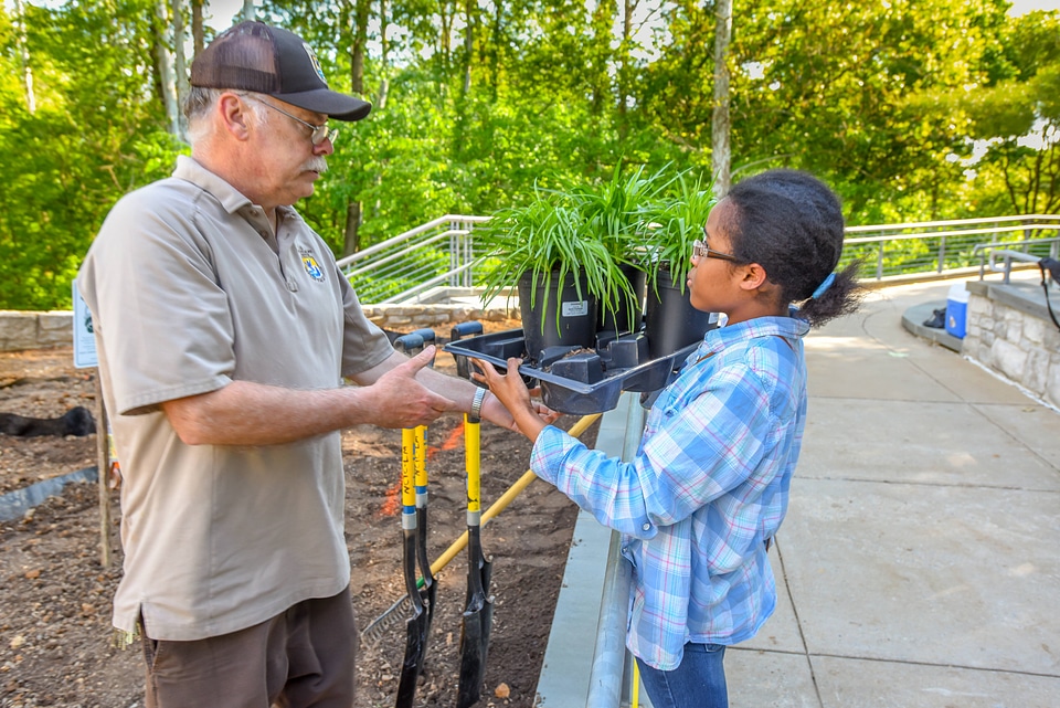 Volunteers planting a monarch garden-5
