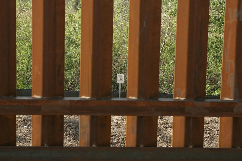 Refuge border wall-2