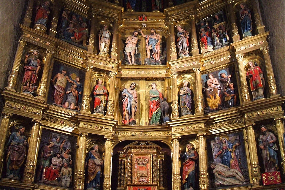 Interior art sculptures