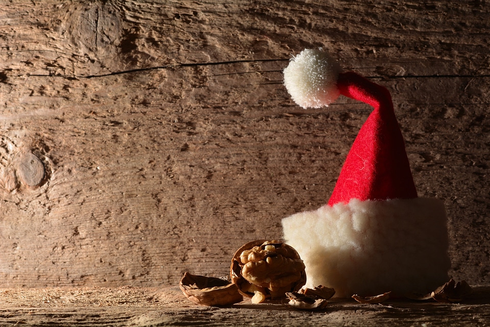 Walnut lichtspiel santa hat