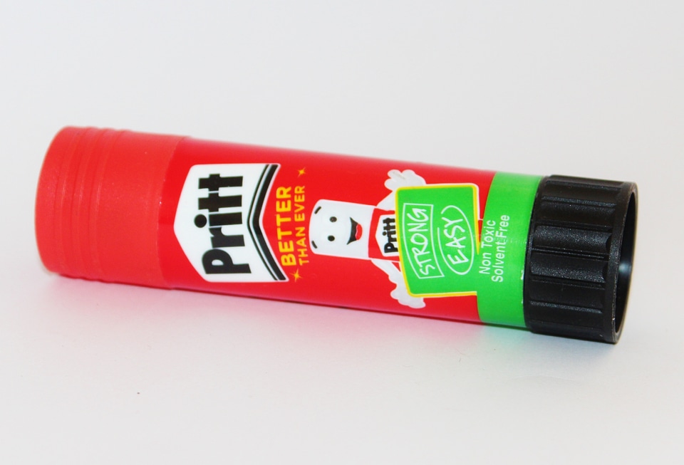 Pritt pin adhesive glue