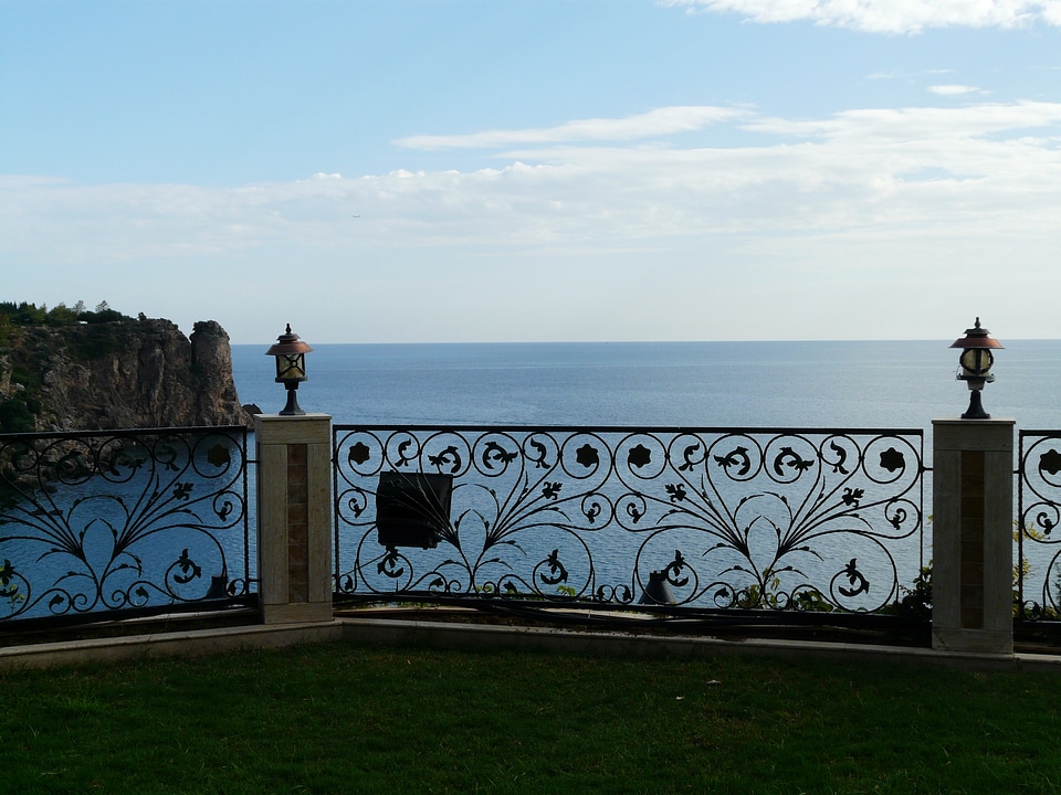 Sea terrace railing
