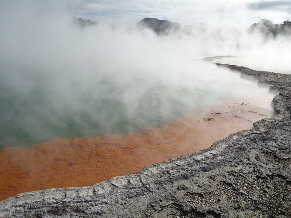 Champagne pool new zealand arsenic