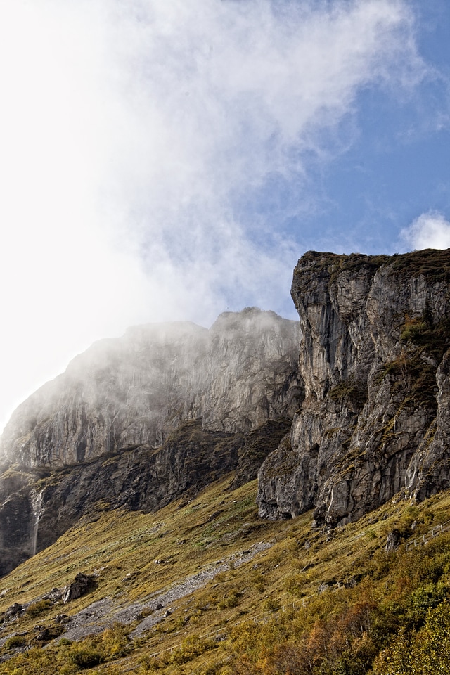 Mountain world nebelfaden clouds