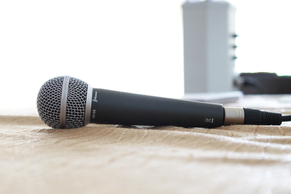 Music sing presenter