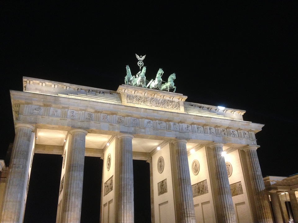 Night photograph landmark quadriga