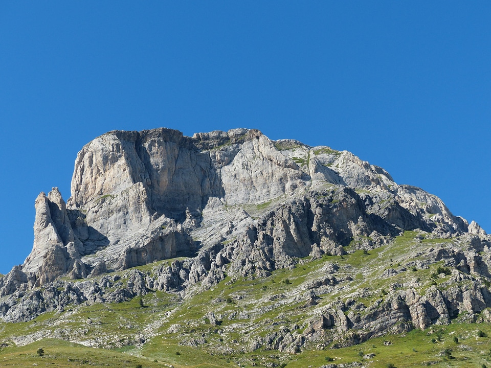 Summit rock monte mongioie