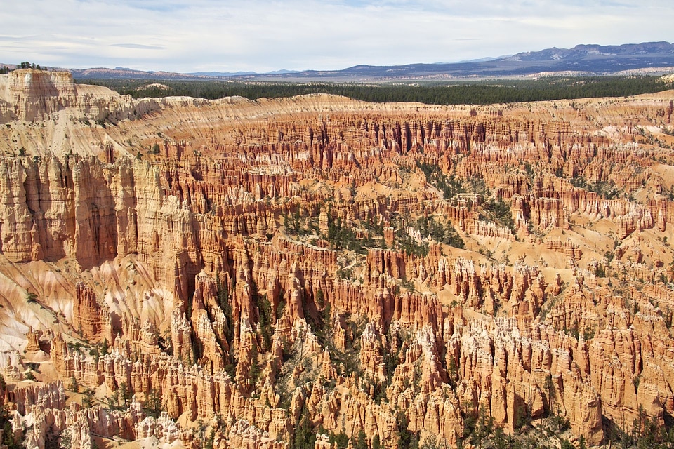 Cliff turret erosion forms