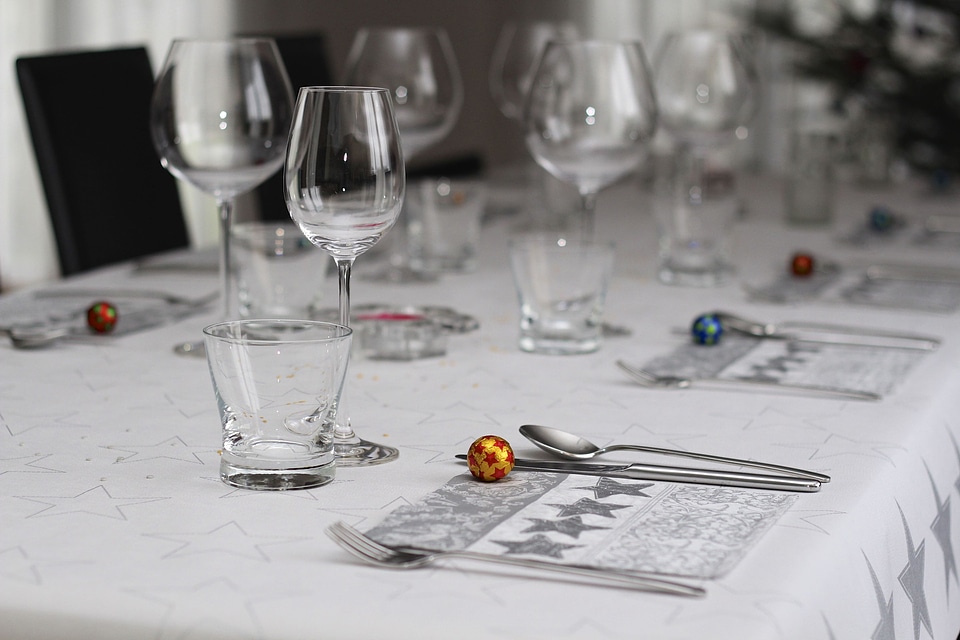 Invitation restaurant tableware
