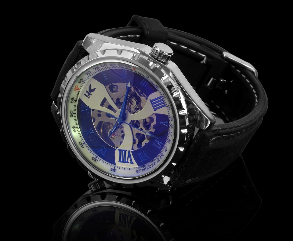 Wrist watch packshot time