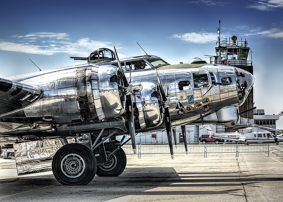 B-17 bomber flying fortress