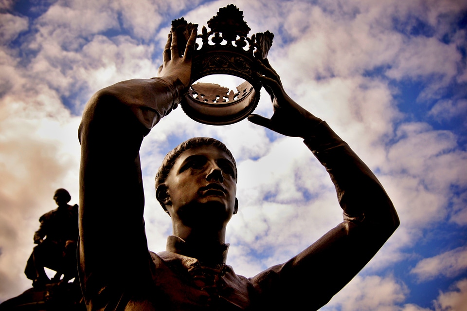 Crown england memorial