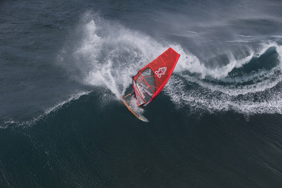 Sports wave waves