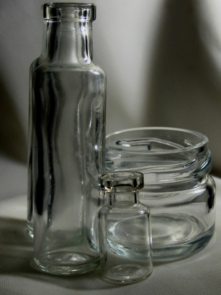 Reflecting varied bottle