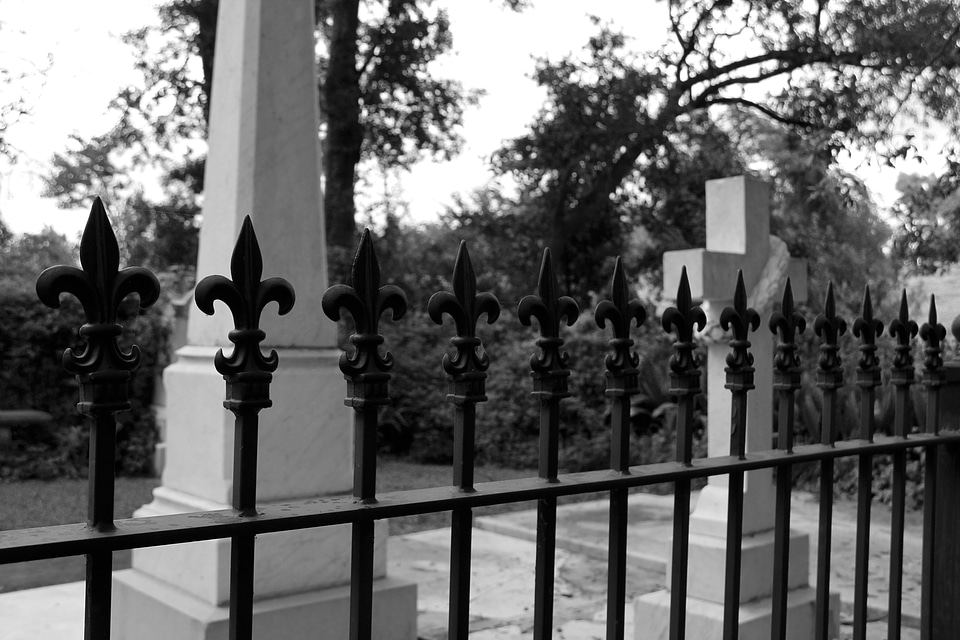 Fence grave cross