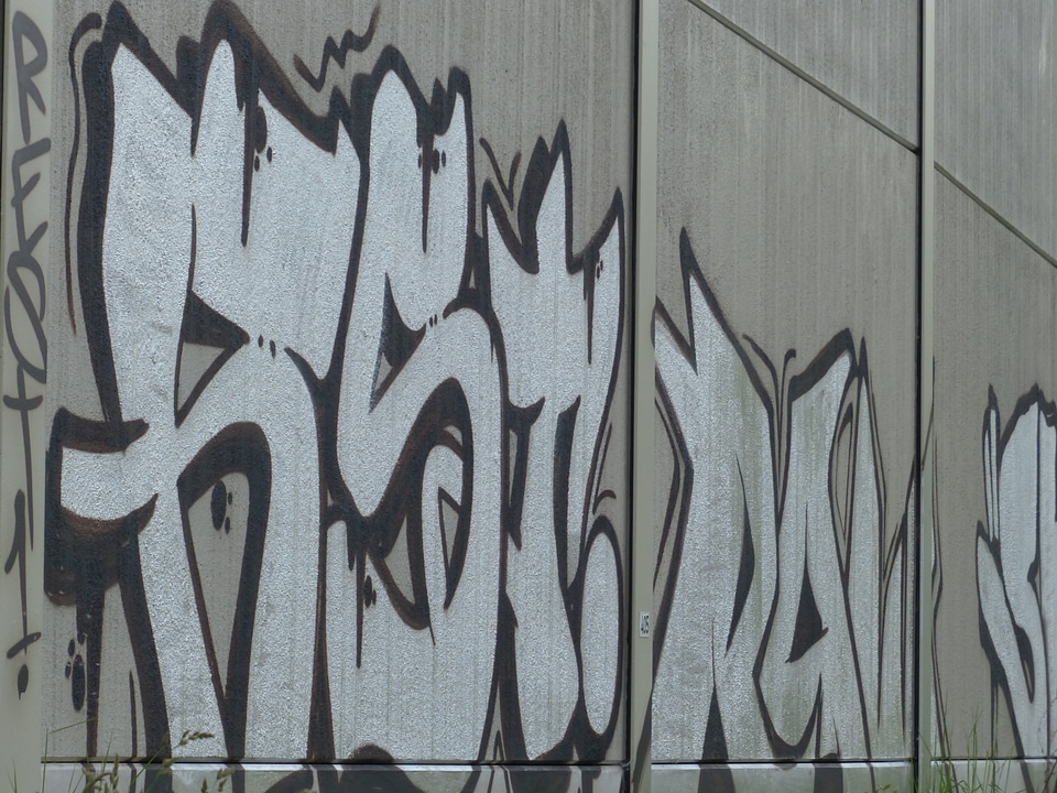 Lettering blight wall
