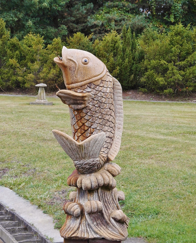 Gargoyle art statue