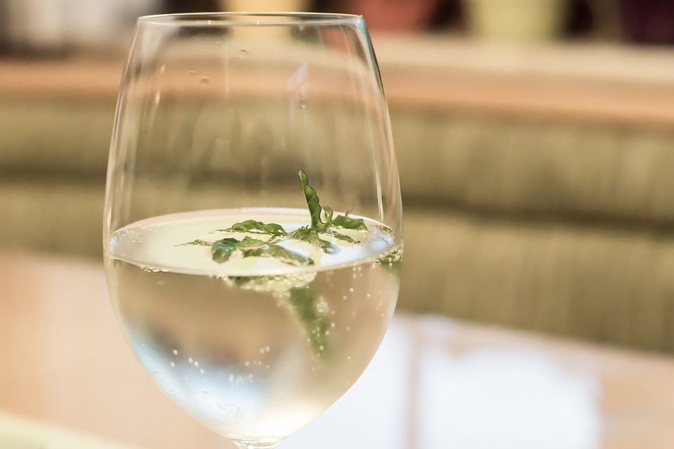 Herb fruity glass