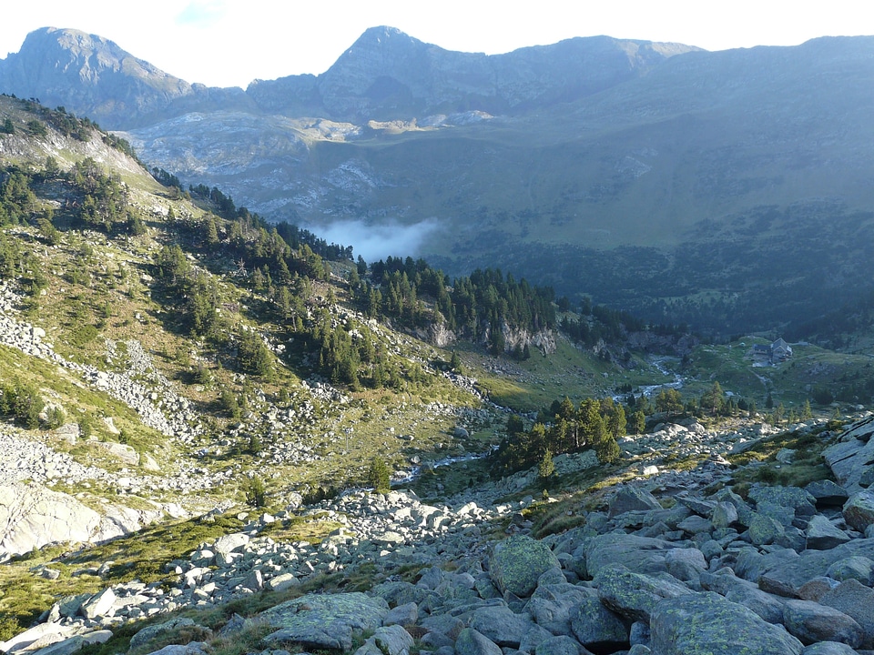 Pico aneto pyrenees mountains