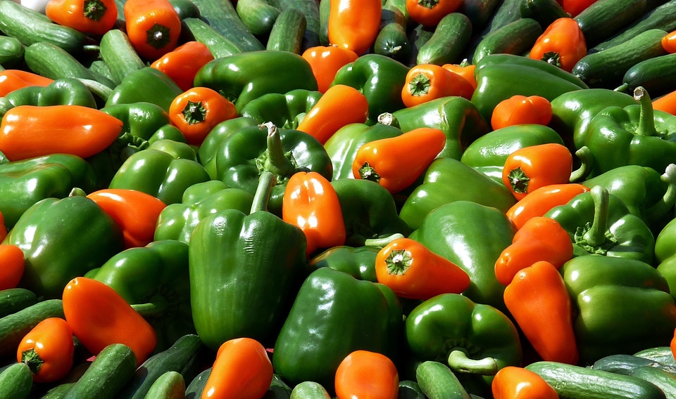 Market green green peppers