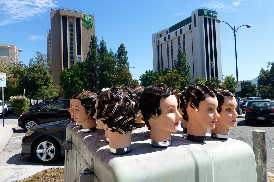 Hairstyle mannequins bizarre