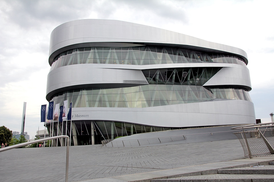 Architecture modern mercedes
