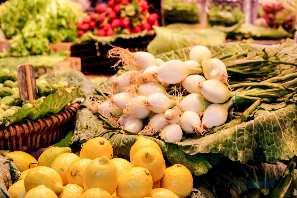 Fruit vegetables market