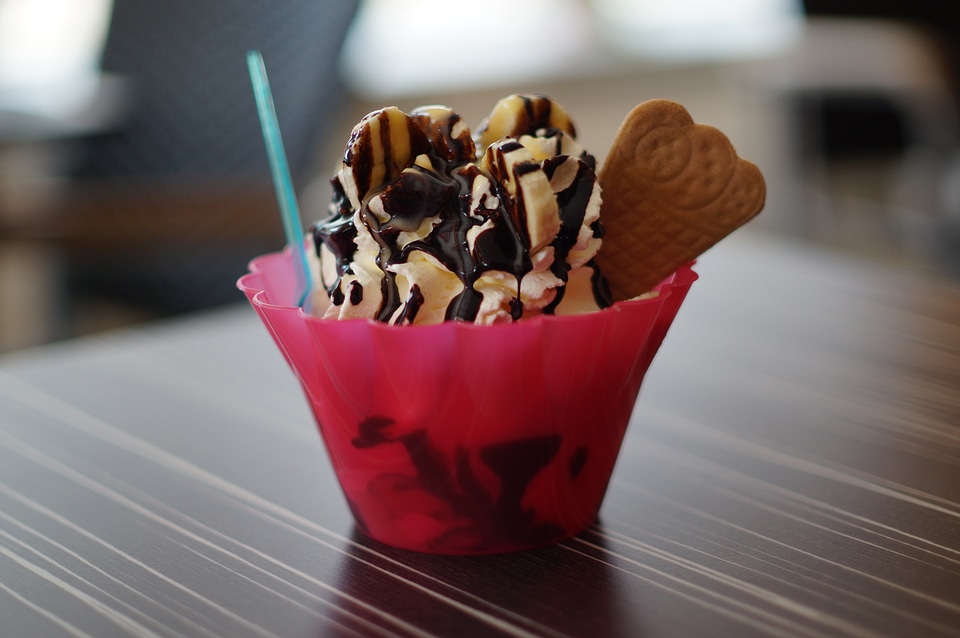 Ice cream sundae banana dessert