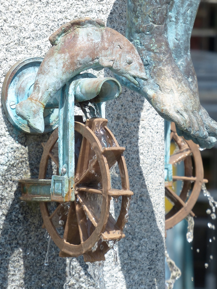 Pedestrian zone sculpture fish