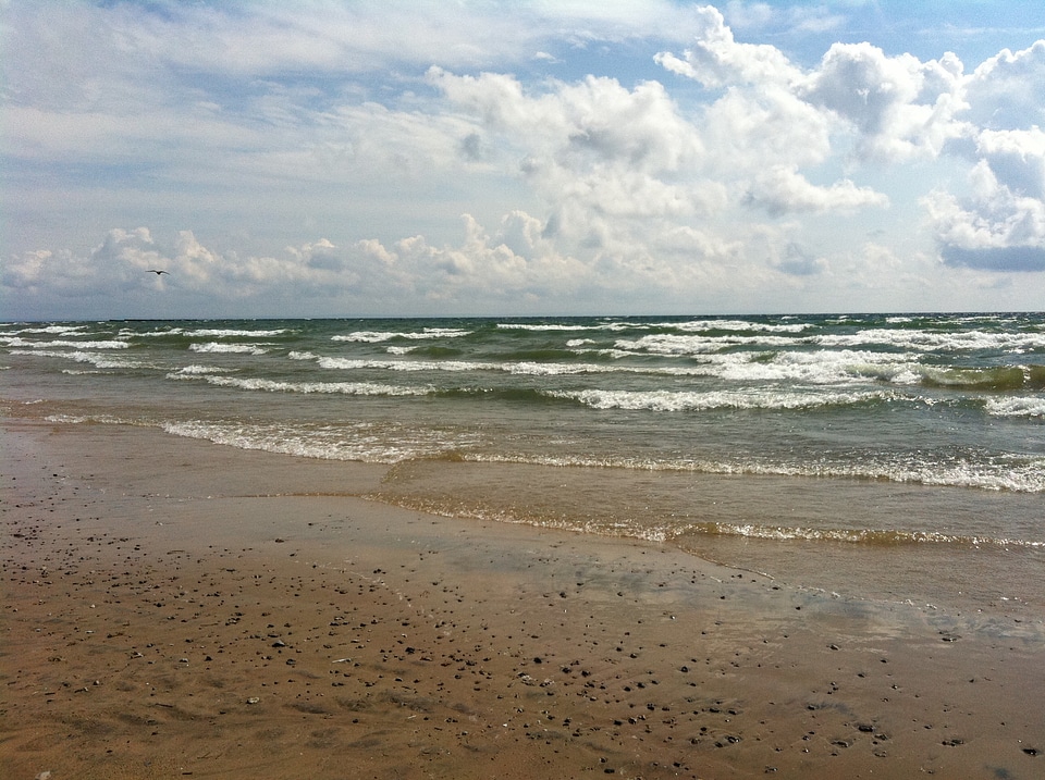 Shore sand waves photo