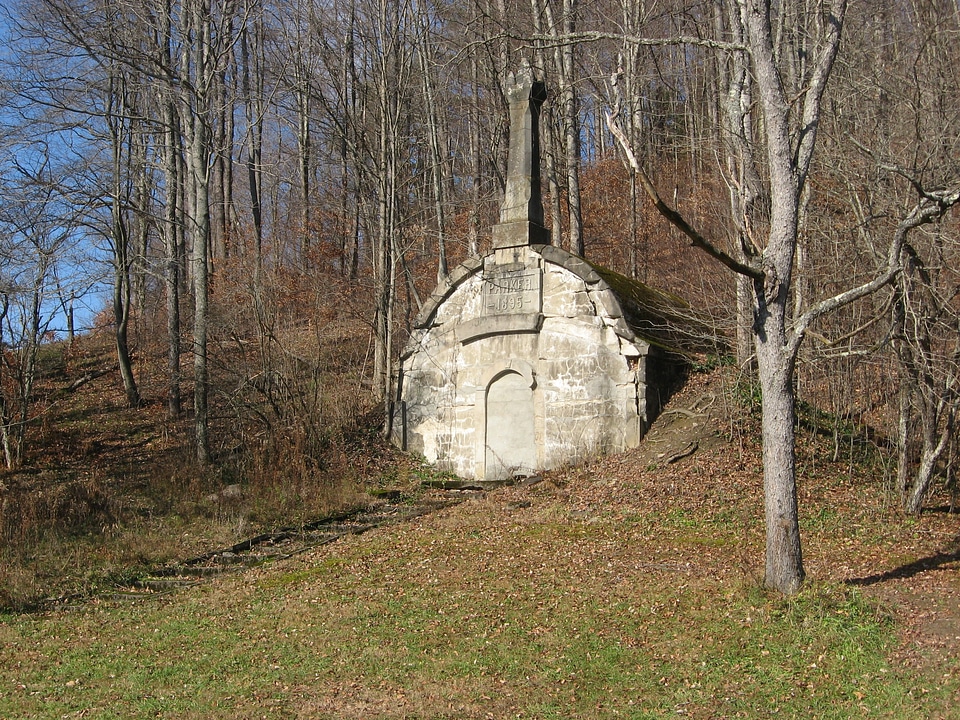 Gravesite geo brown war