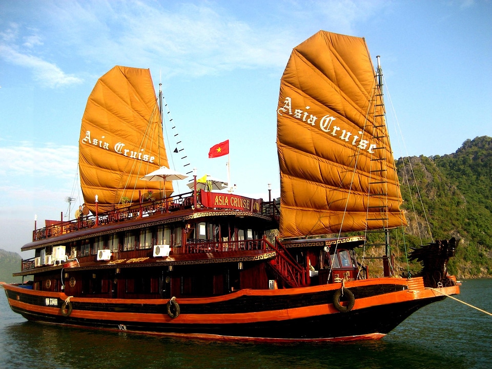 Halong bay travel tour