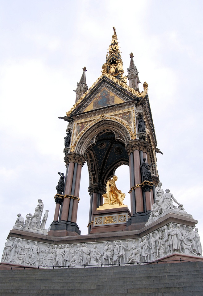 London sculpture monument
