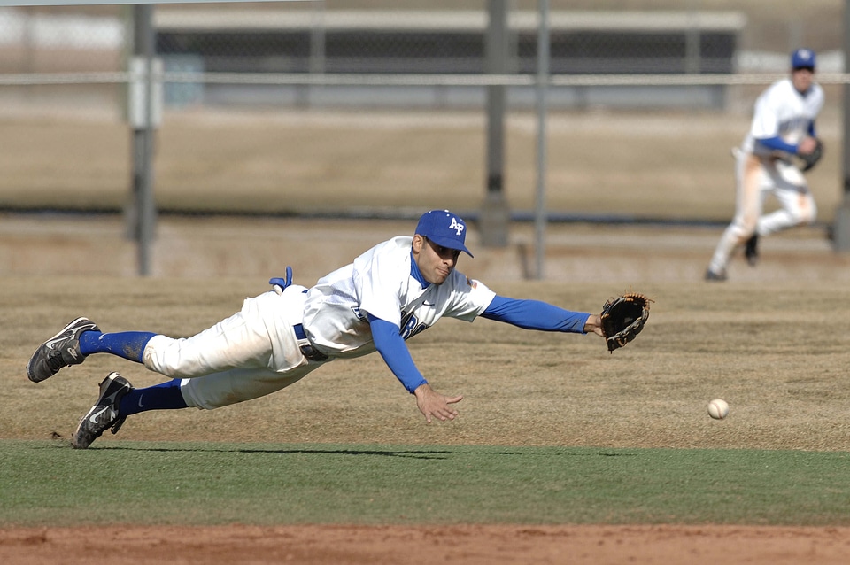 Sport playing glove