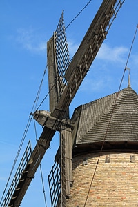 Wind excursion windmill