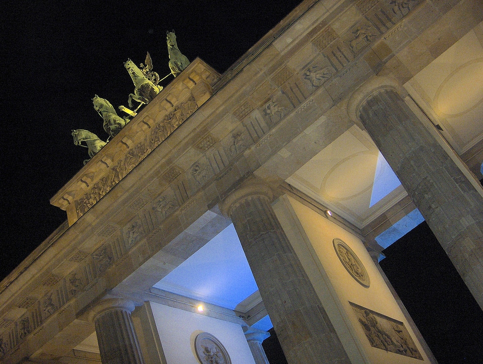 Monument reichstag night