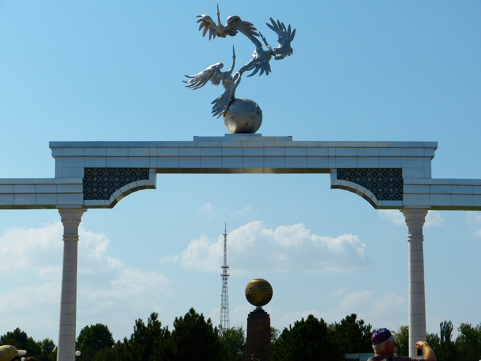 Independence square monument uzbekistan