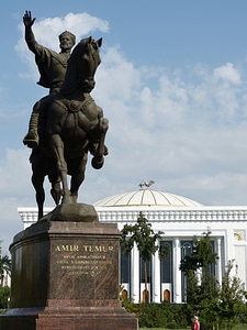 Monument reiter equestrian figure hero