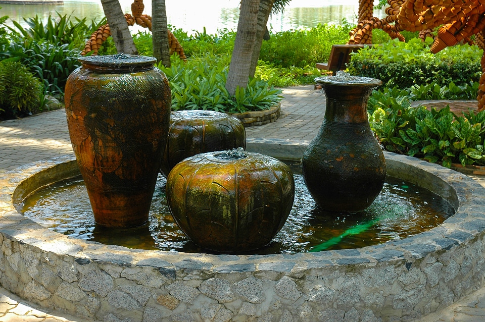 Vases water fountain