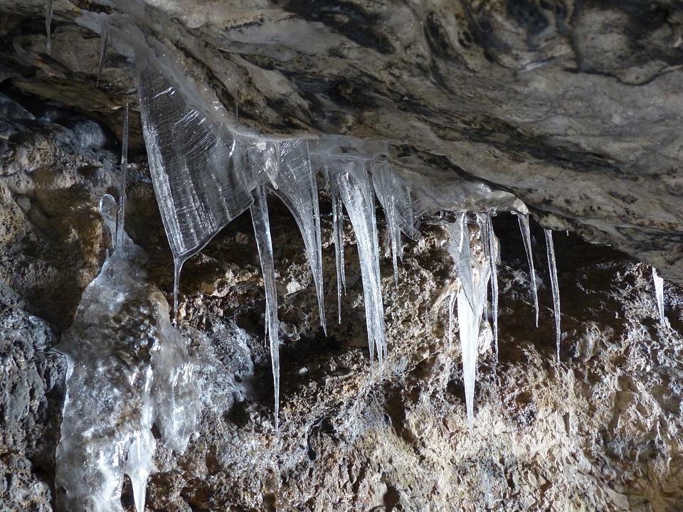 Cold frozen bird stove cave