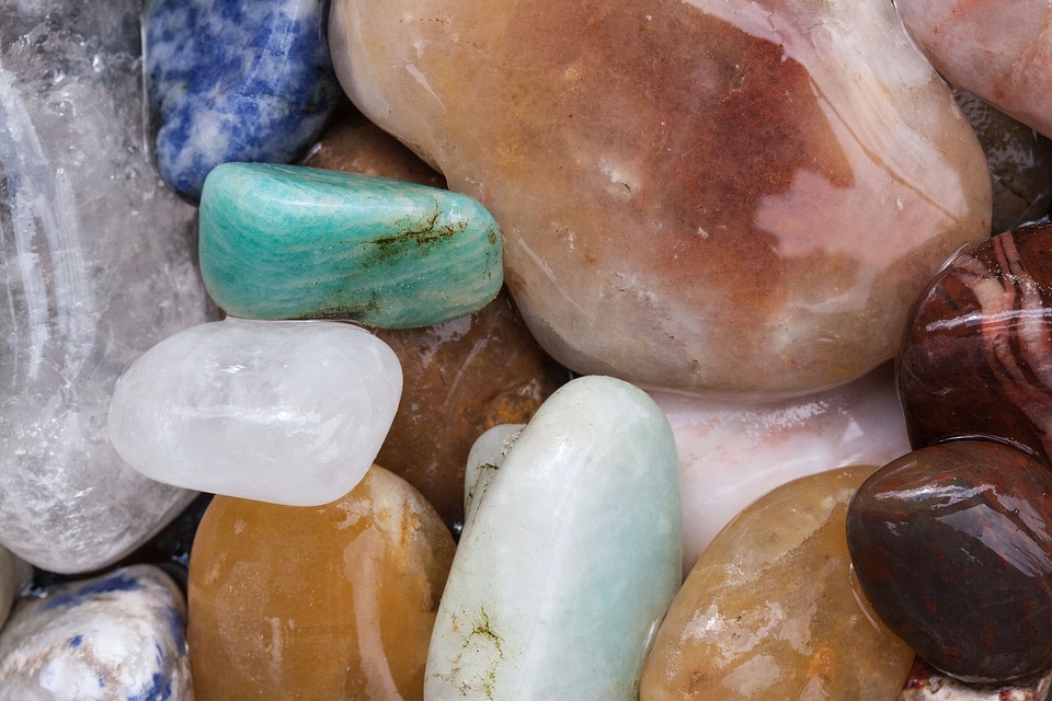 Pure minerals semi precious stones pebble
