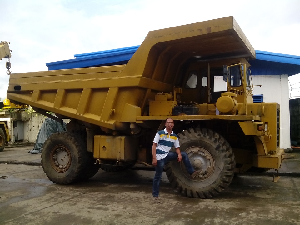 Dump transportation vehicle