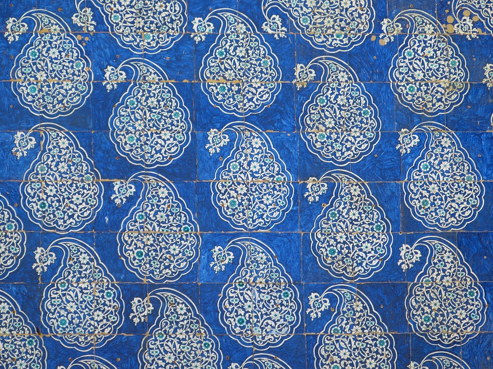 Ceramic decorative geometric