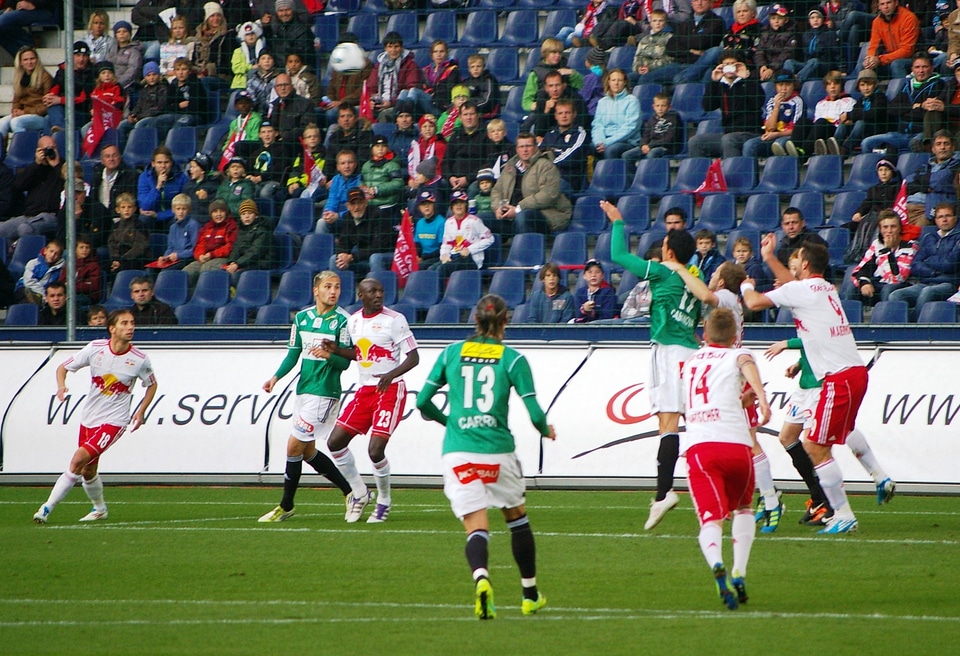 Players teams crowd
